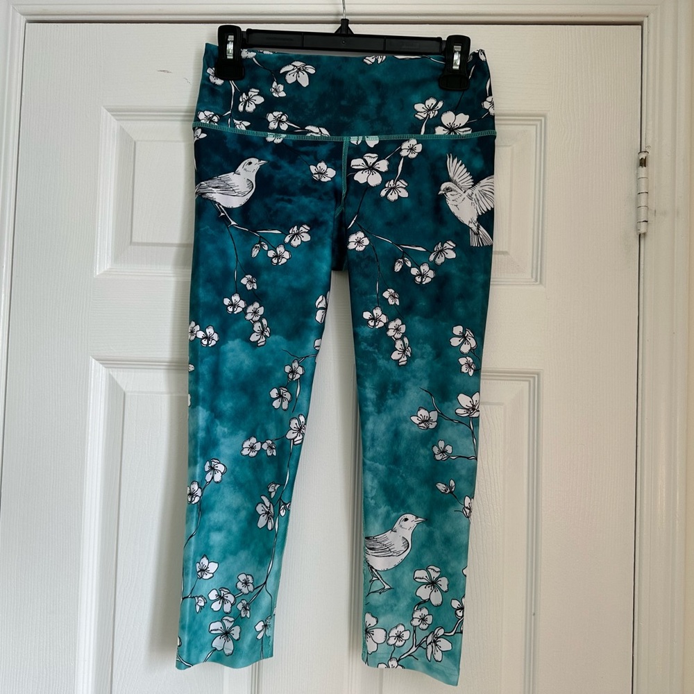 Innerfire Apparel Blossom Capris in size 6